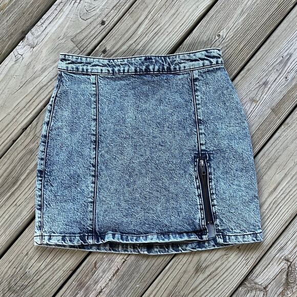 Free People We The Free Midnight Magic Denim Mini Skirt Size 8 27" Waist - Picture 1 of 7